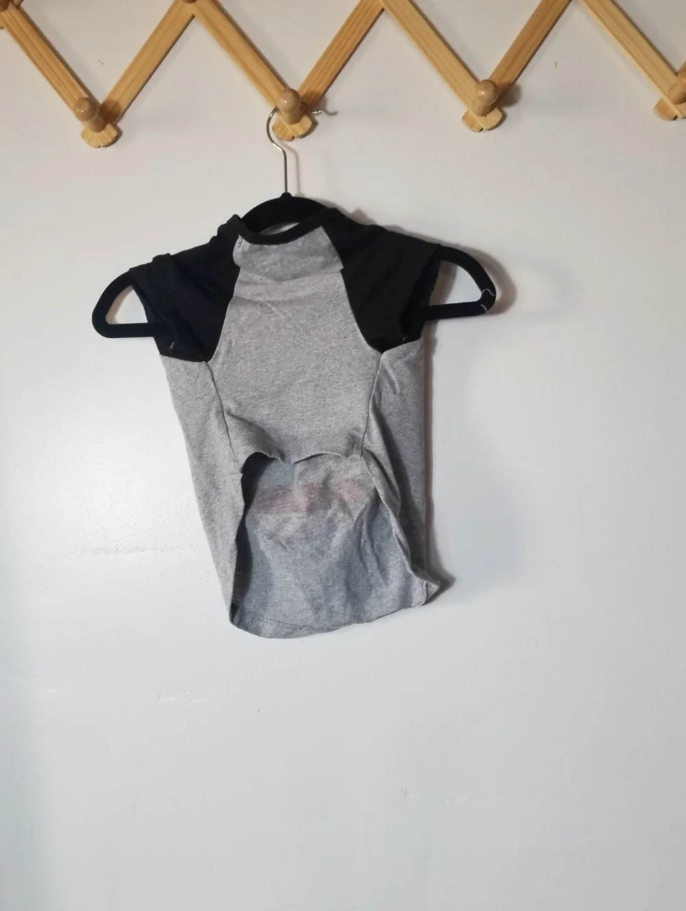 DOG SHIRT WITH PEACH SIGN RED, WHITE, AND BLUE SIZE XL (RUNS SMALLER)